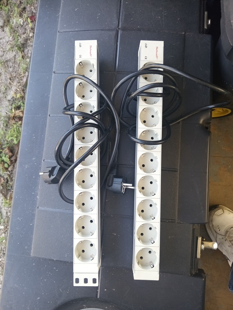 QTY 2 SCHROFF 8 SOCKET POWER STRIP 60110-202