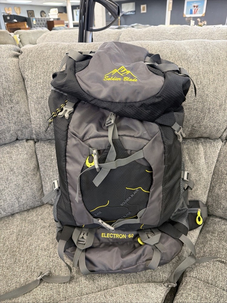 Soilder Blade 60 Electron Hiking Backpack Excellent Condition Adjustable Large