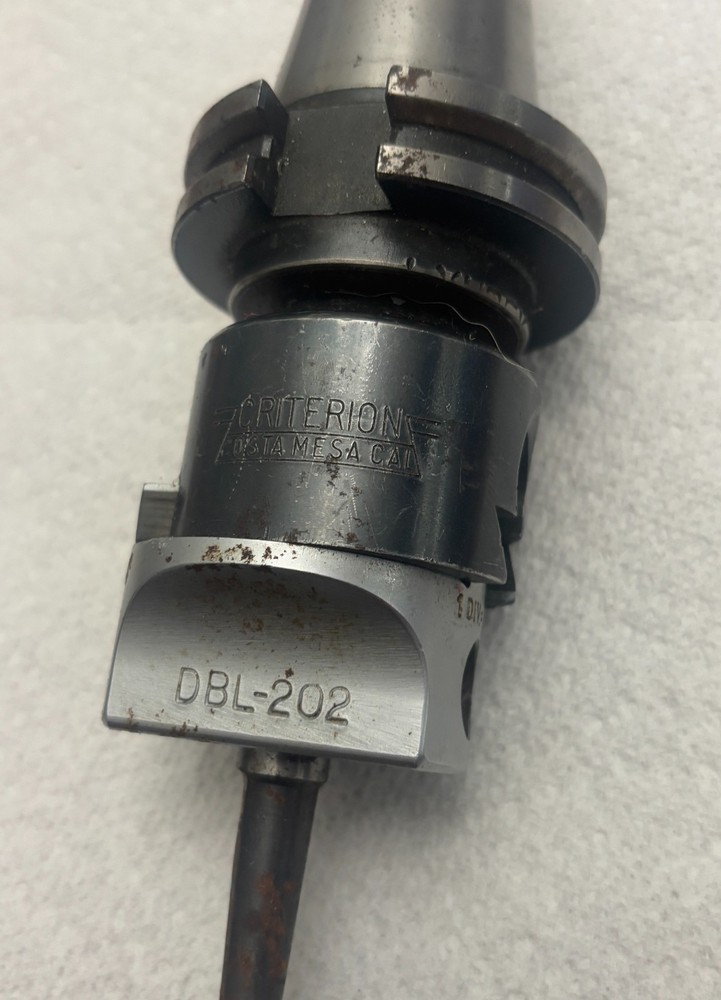 CRITERION DBL-202 boring head with tool holder