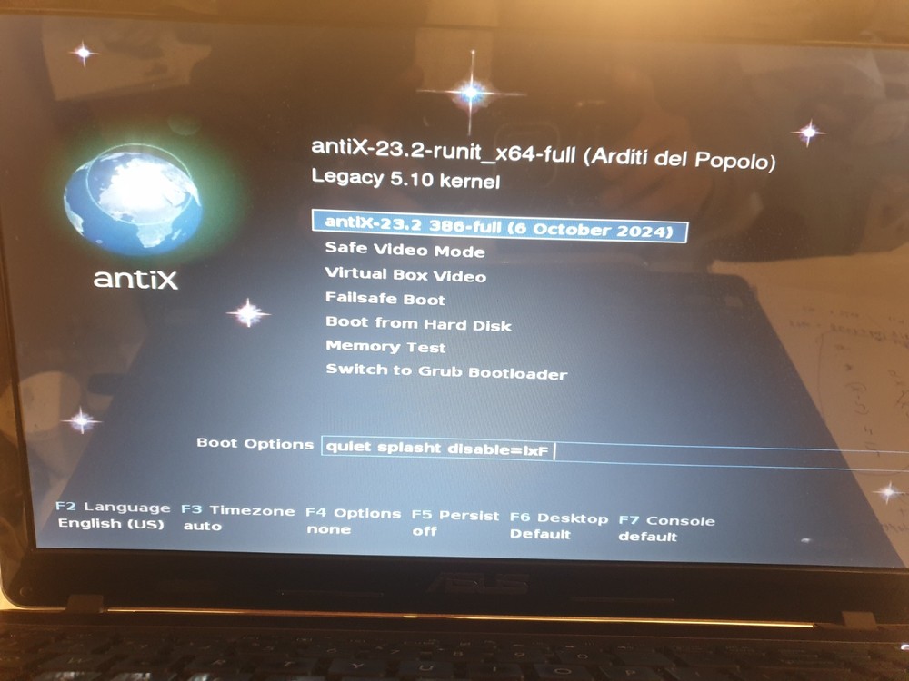 Linux antiX V23.2, 32-bit, Bootable Live and Install USB Flash Drive