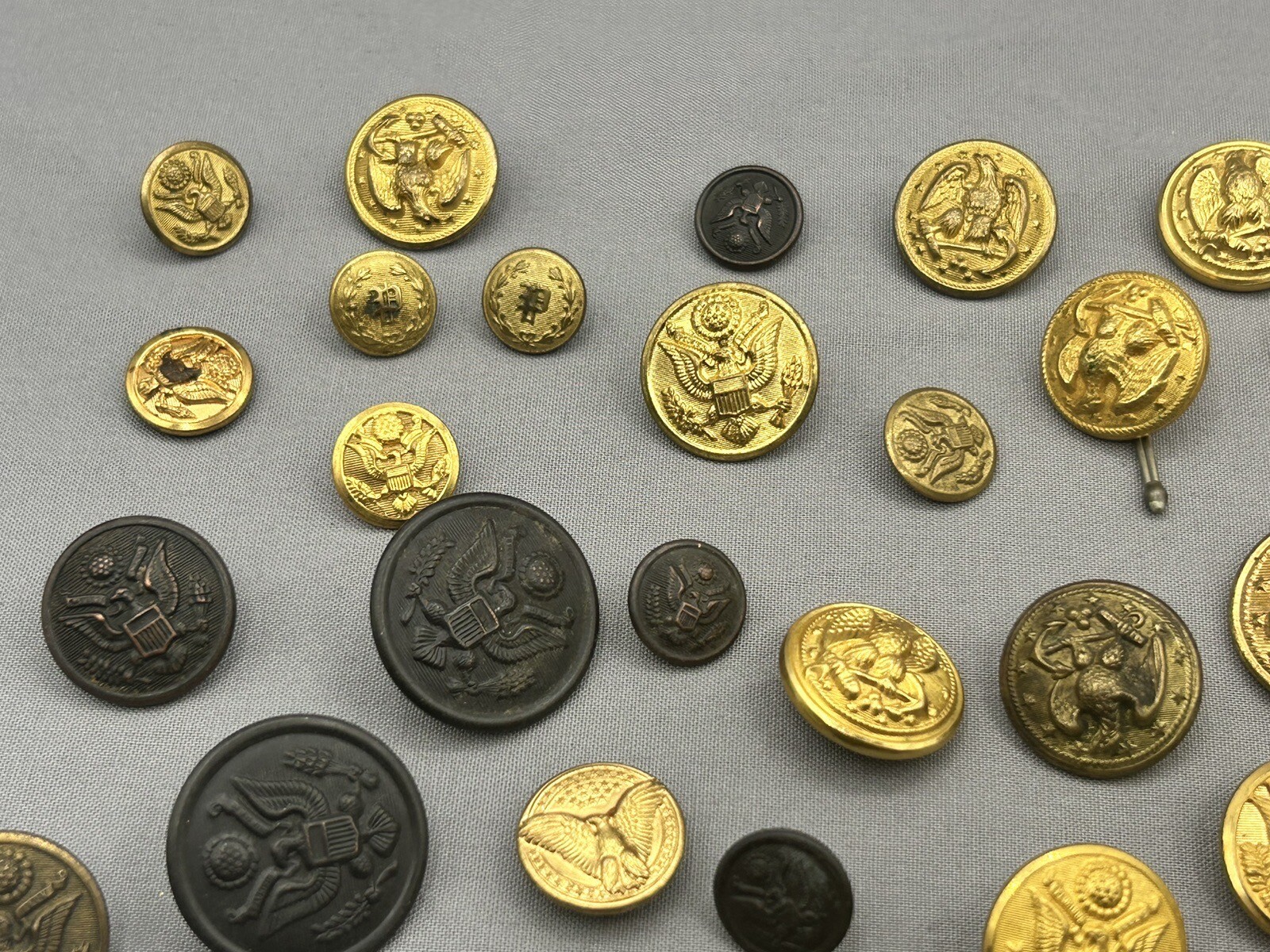 Random Lot Of (4) Original War Buttons - Military Antique Brass More Read