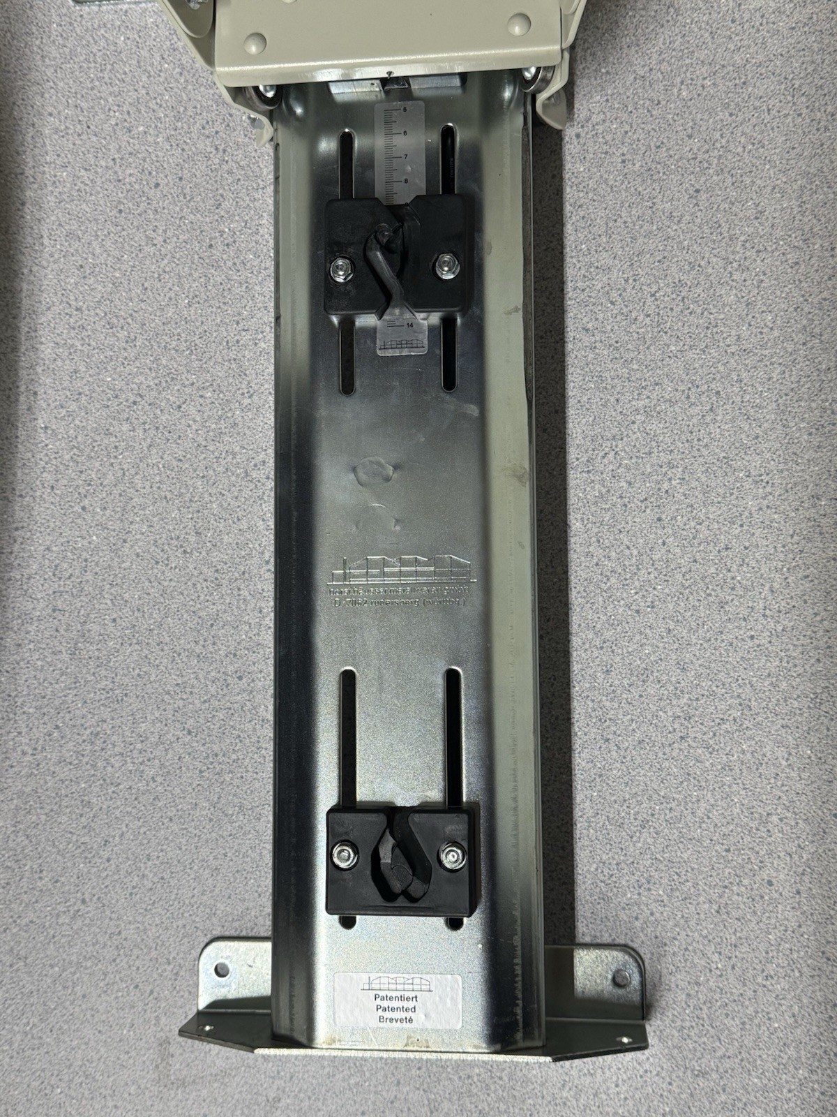 Sewing Machine Air Lift D-7062 - 50 lb