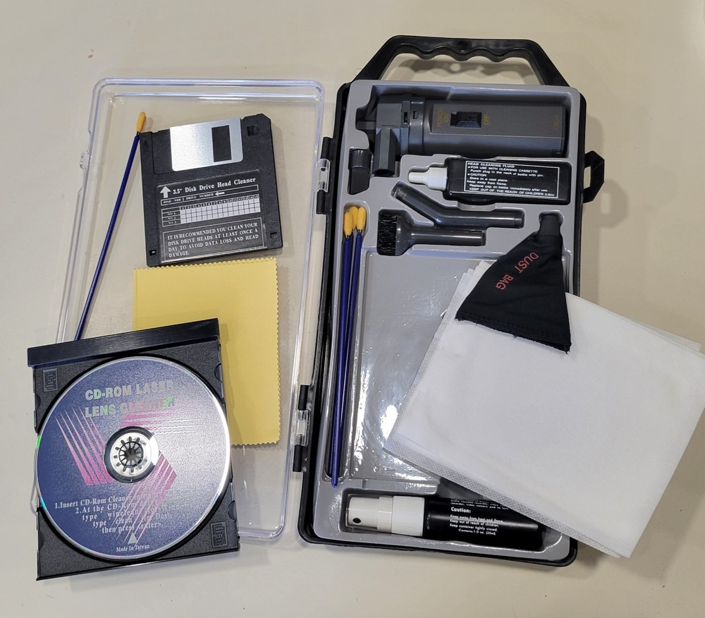 NOS Vintage Multimedia Computer Cleaning Kit - Floppy & CD Drive