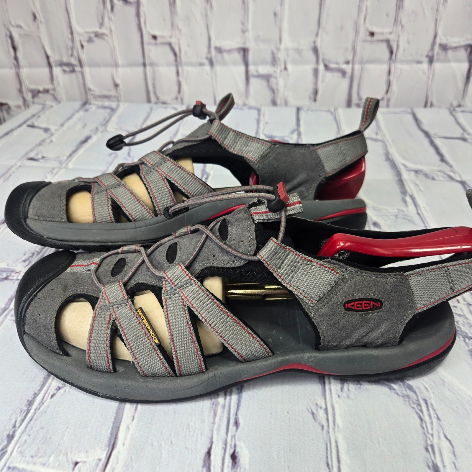 Keen Whisper Waterproof Sandals Mens 11.5 Grey Red Hiking Water Shoes 1126-GYJR