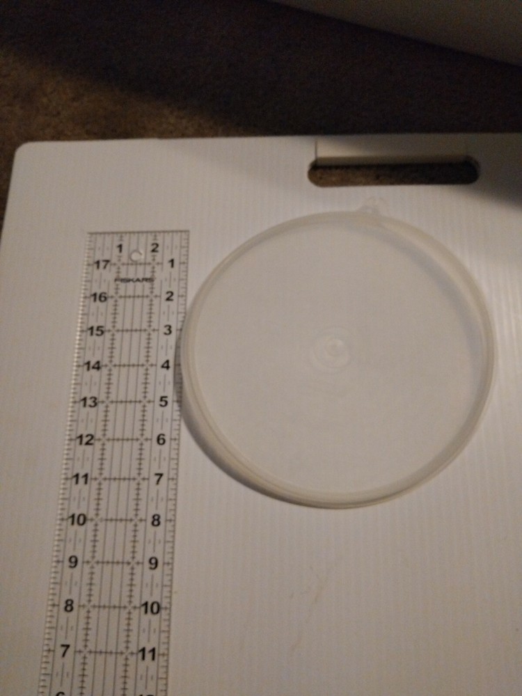Tupperware lid 229