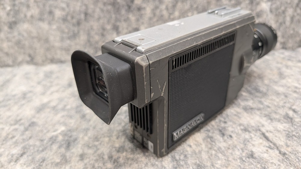 Magnavox VR8238BK01 Video Camera - Untested