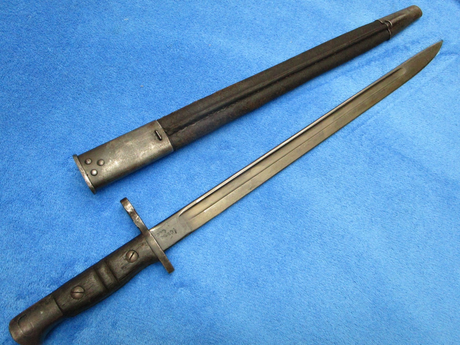 VINTAGE ORIGINAL US MADE BRITISH M1913 BAYONET AND SCABBARD MAKER REMINGTON 1917