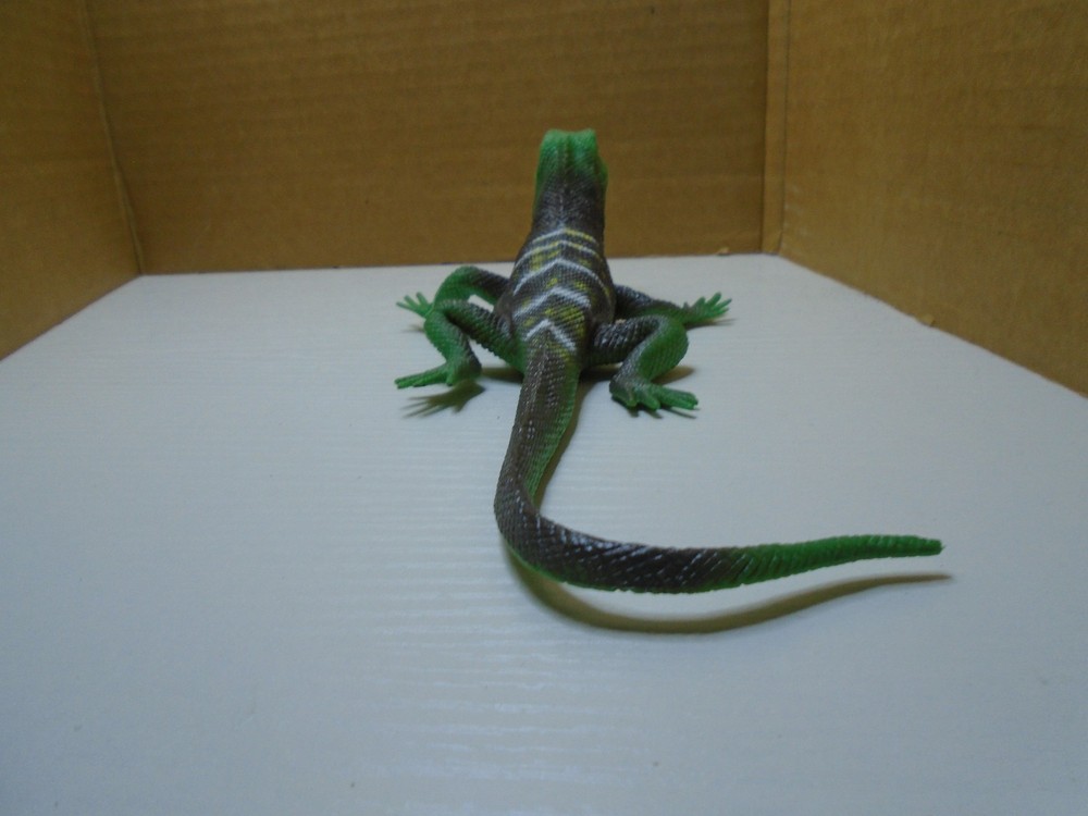 DOLGEN 8" DRAGON LIZARD FIGURE (MA1264)