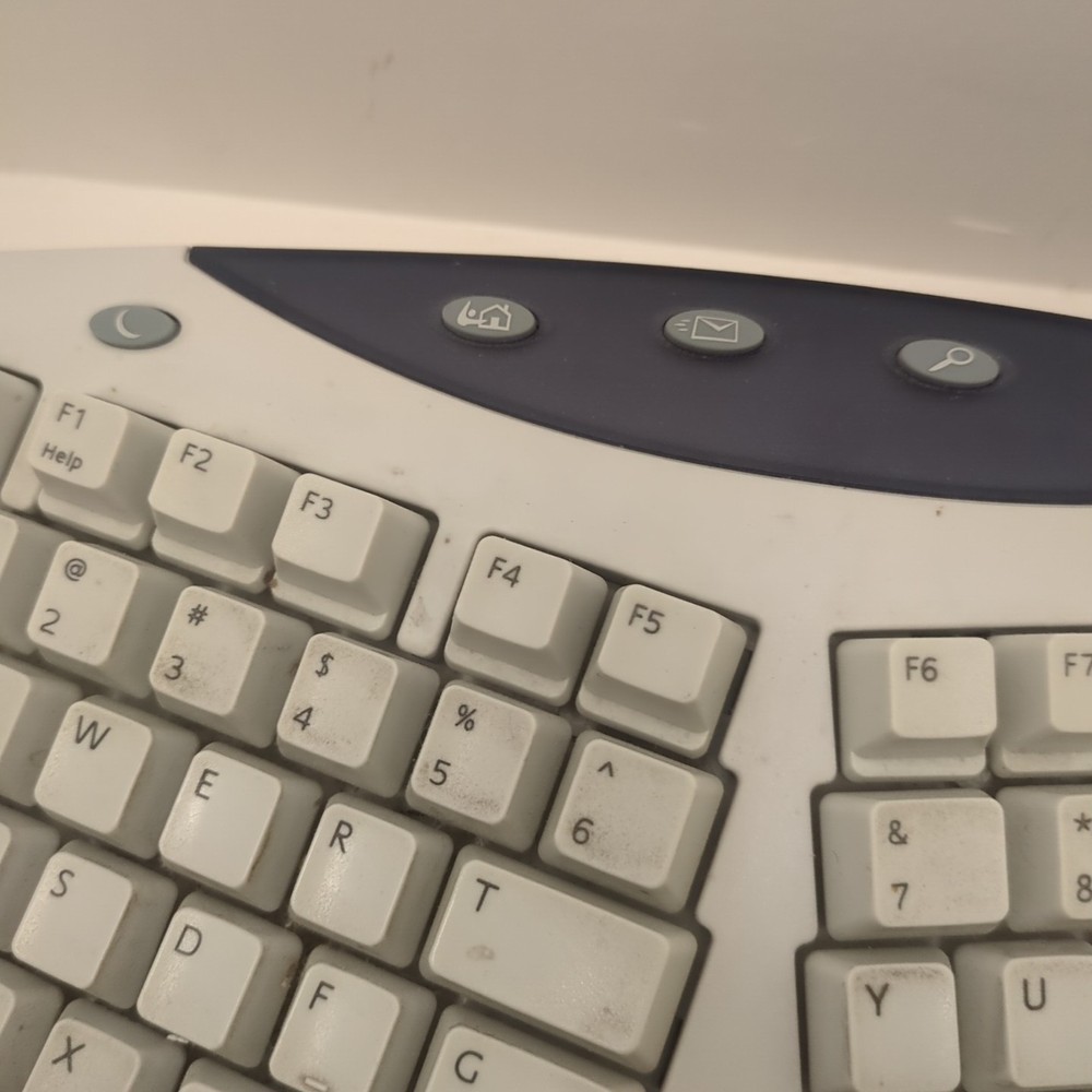 Untested Logitech Cordless Desktop Pro Ergonomic keyboard circa 2000 867038-0100