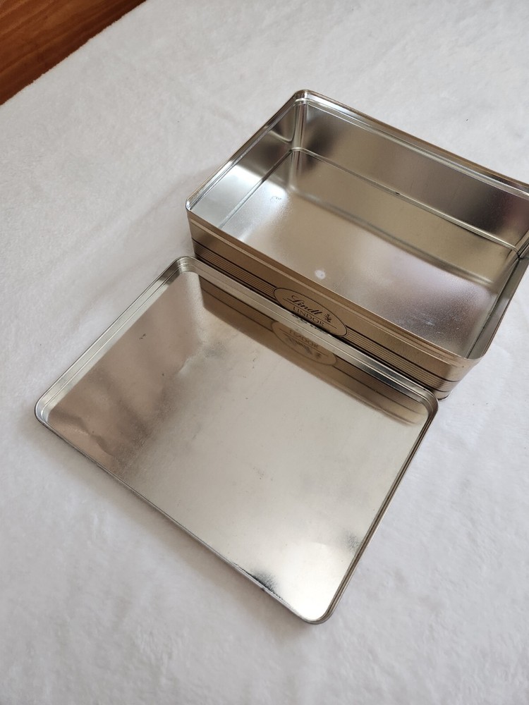 LINDT CHOCOLATE TIN
