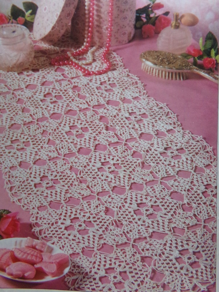 Empress Table Runner (CF-198-15)  vintage crochet  pattern