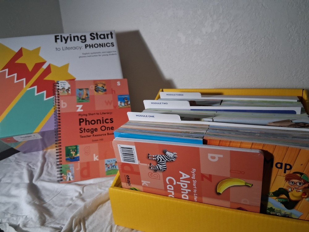 Okapi Educational Publishing Flying Start Phonics Stage One Books & Cards