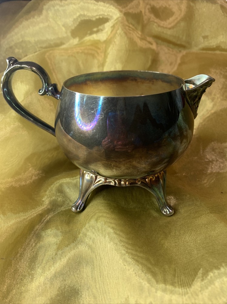 Vintage classic Silver plated footed creamer