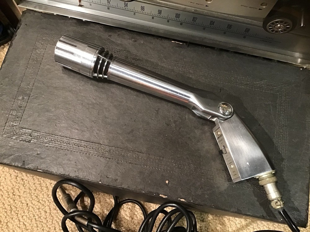 Vintage Dynamic Microphone / Univox Dynamic Microphone Model MDF-604B