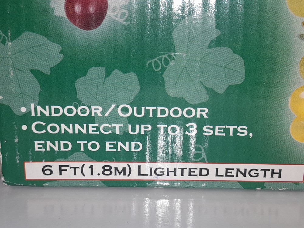 Red Grape Lighted Cluster String Lights 5 Clusters 35 Lights/Box (2 Open Boxes)