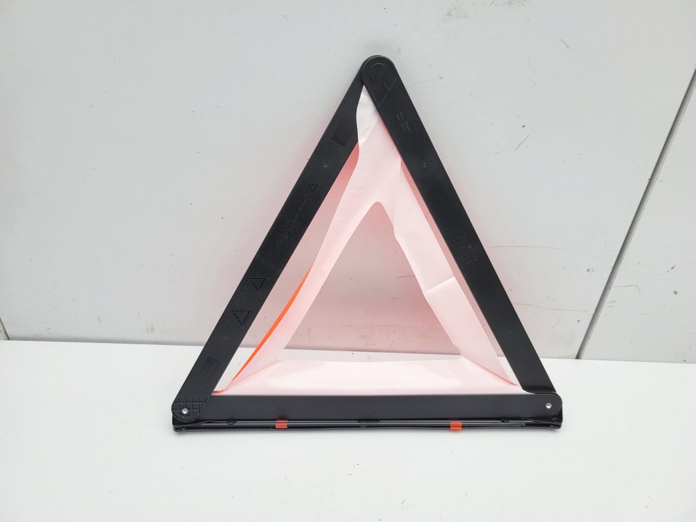 AUDI A4 B9 2017 HAZARD WARNING TRIANGLE 8T0860251