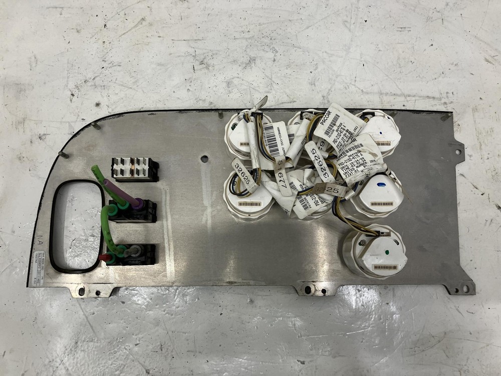 2008-2024 Peterbilt 367 GAUGE AND SWITCH Dash Panel - Used