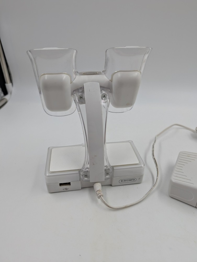 Nyko Charge Base 87048-E14 Wii Controllers