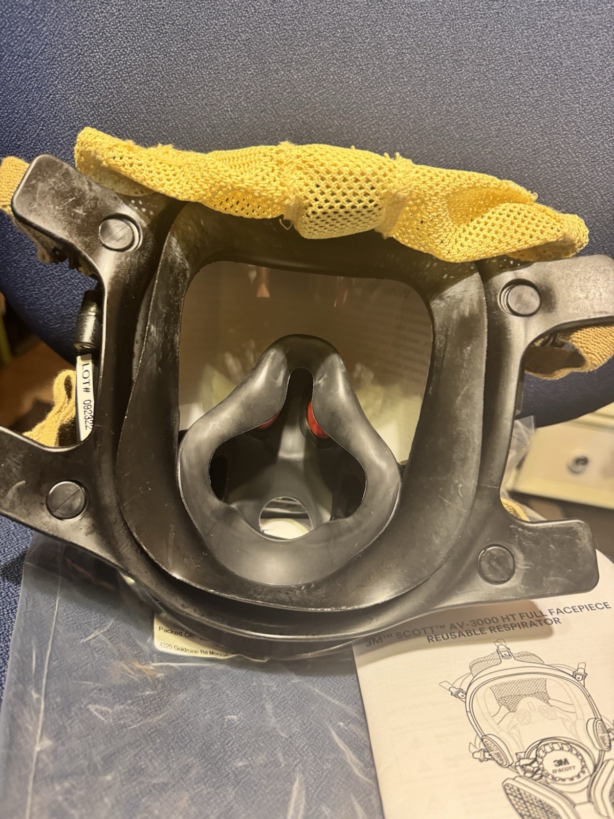 Scott AV-3000 HT MASK W/ KEVLAR NETTING, SIZE MEDIUM SCBA AIR PAK MASKS