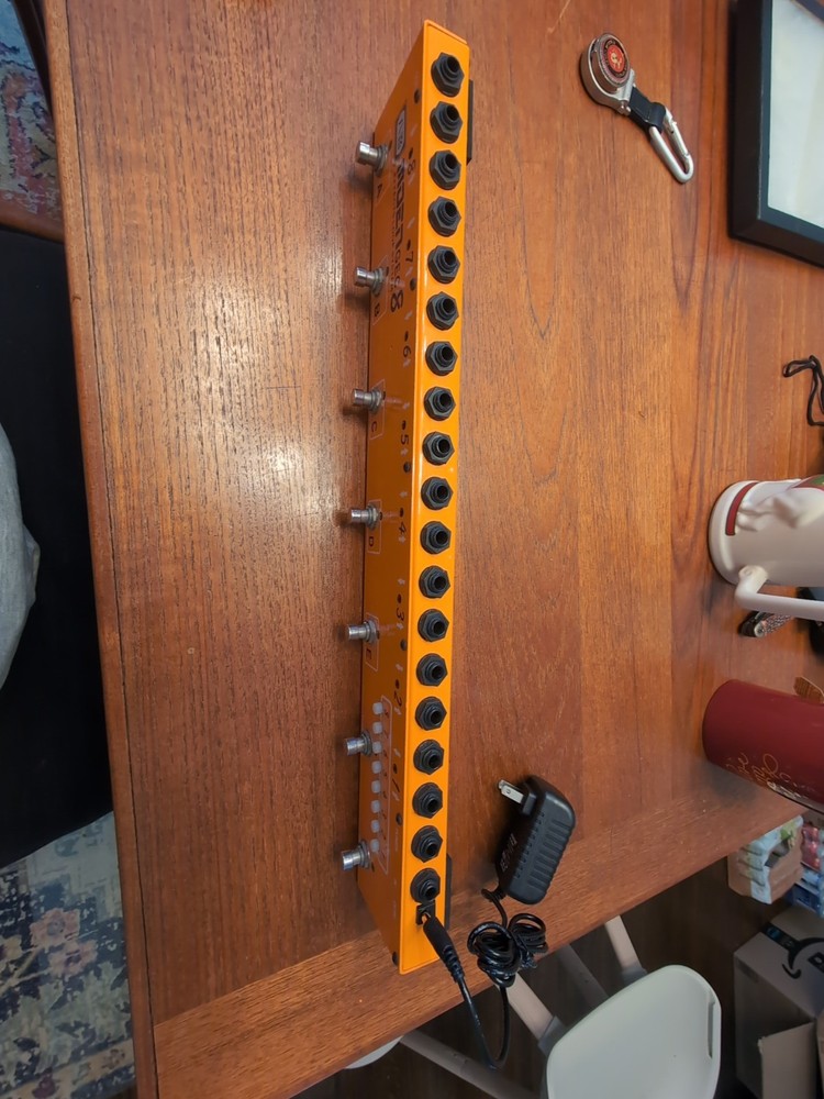 MOEN Canada GEC8 Guitar Pedal FX Switcher Effect Loop System 8 Loops 10 Presets