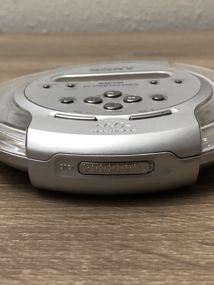 Sony CD Walkman MP3 D-CJ01 Tested & Works READ DESCRIPTION