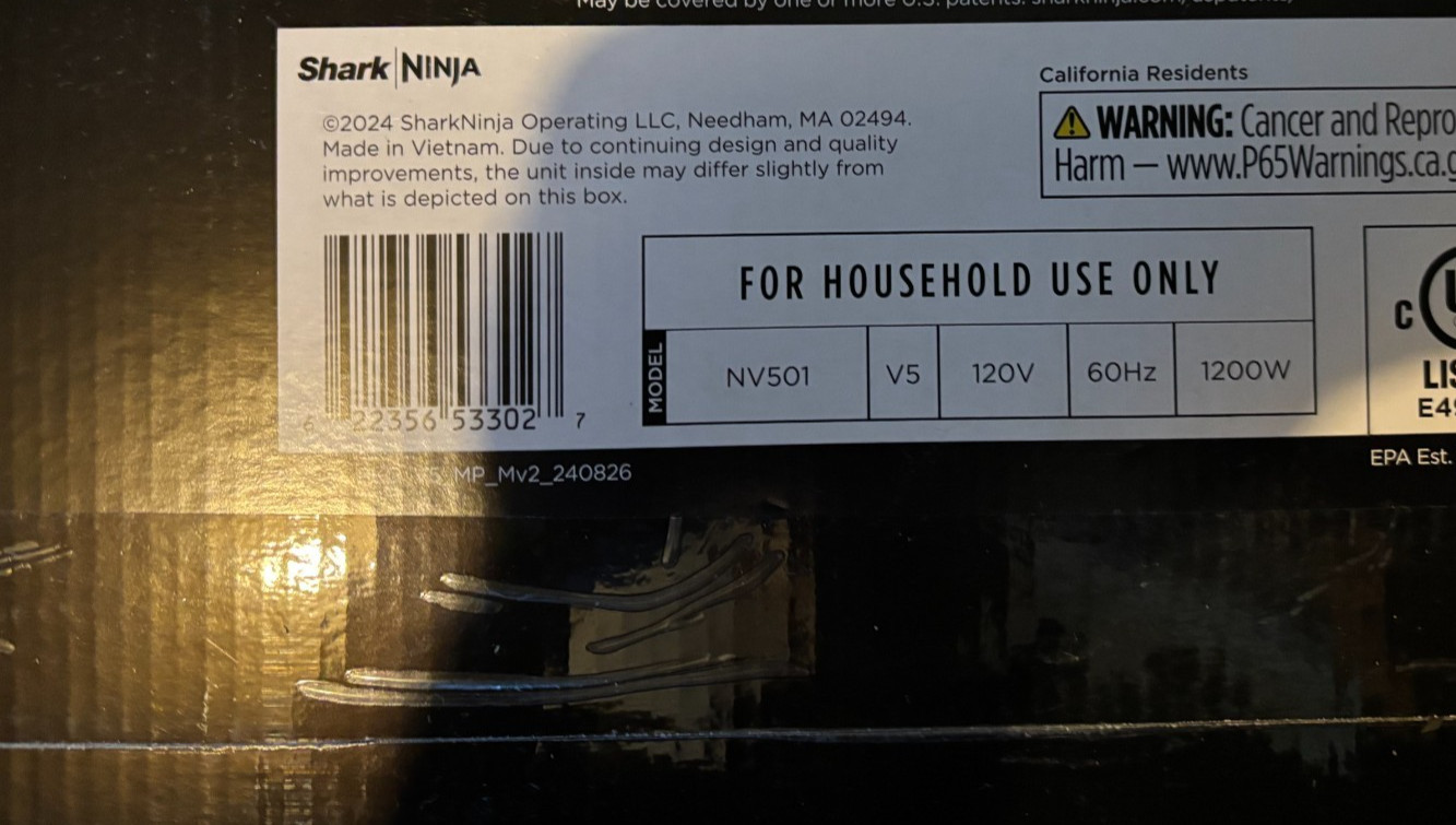 NEW Shark Rotator Professional Lift-Away Upright Vacuum NV501 Shipped in 2nd Box