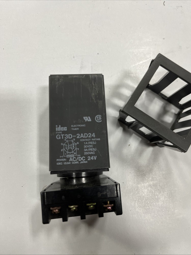 Idec GT3D-2AD24 24VAC/24VDC Input Counter