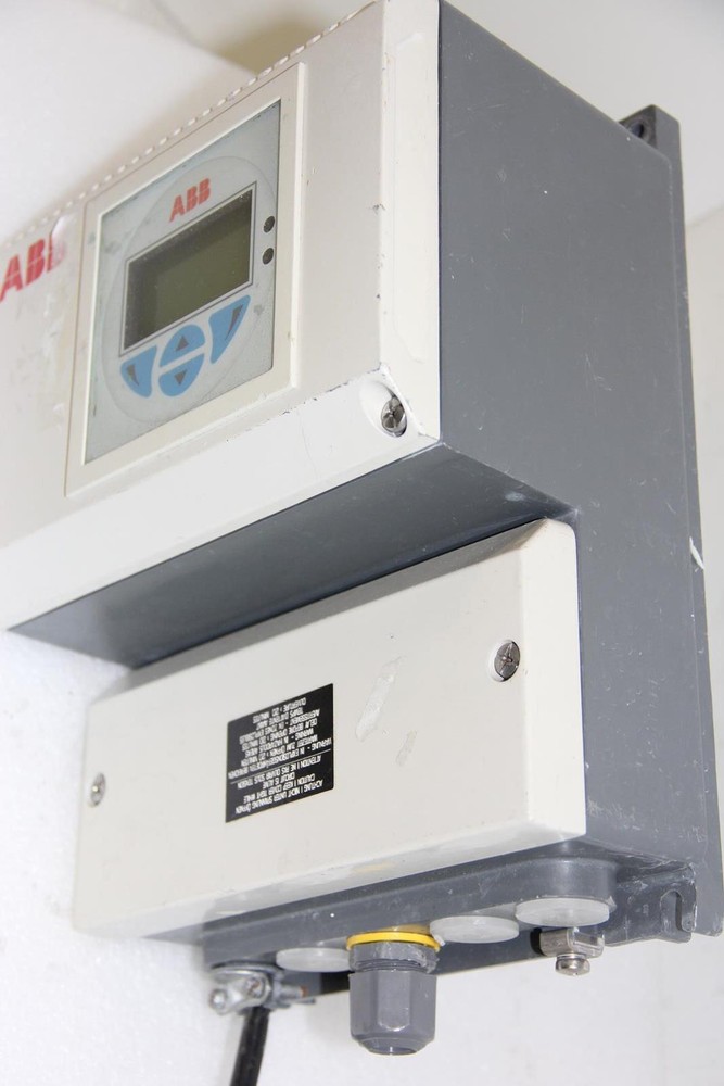 ABB FET3211A0A1B3C1H2 Digital Readout Inline Flow Meter