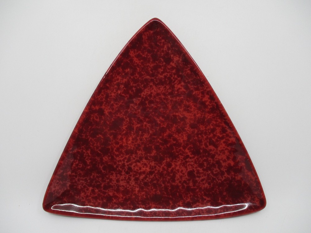 GAIL PITTMAN SOLID RED TRIANGLE SALAD PLATE - 10"  0611E
