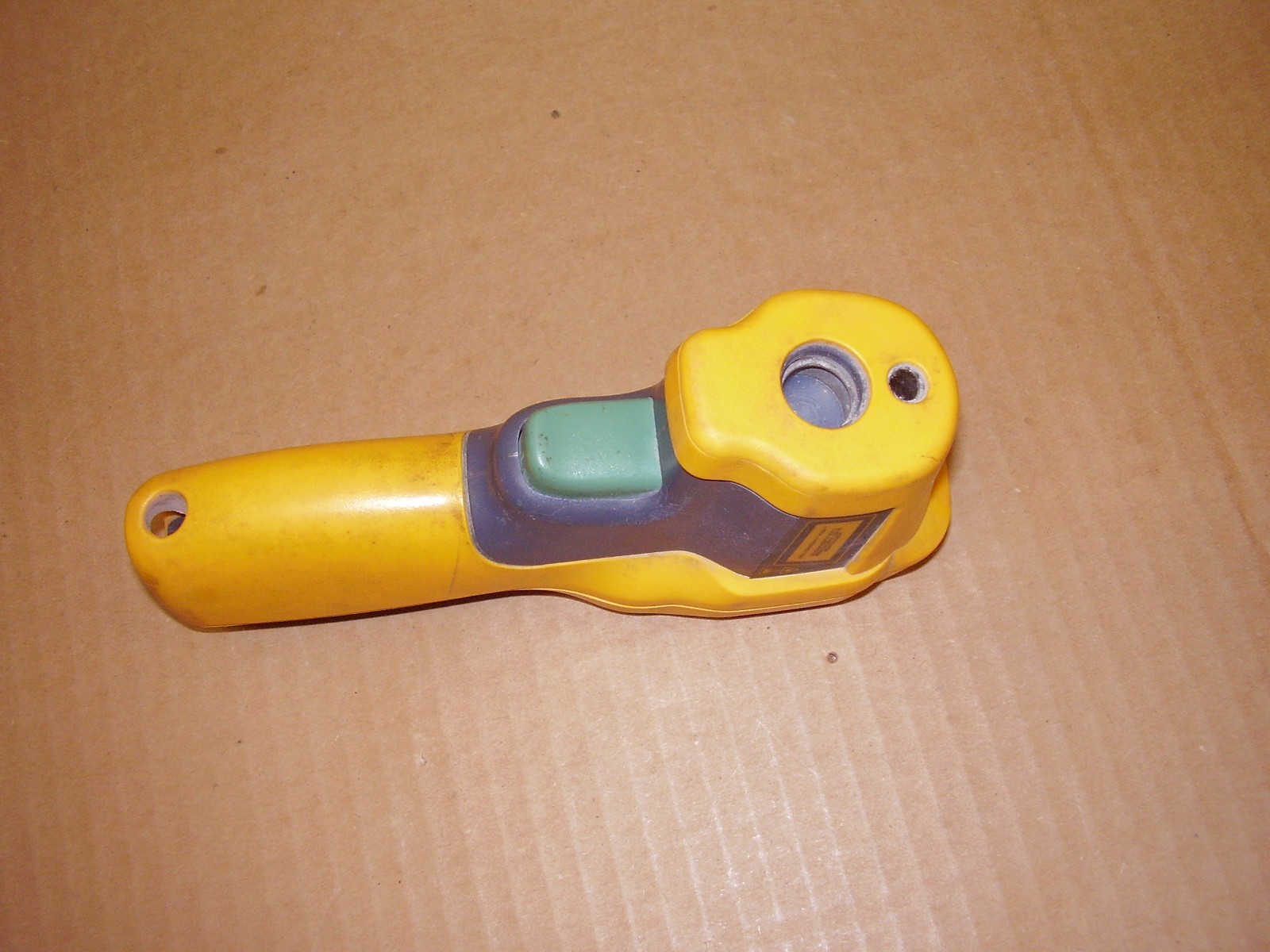 Fluke 62 Max IR Thermometer Missing Battery Cover READ DESC