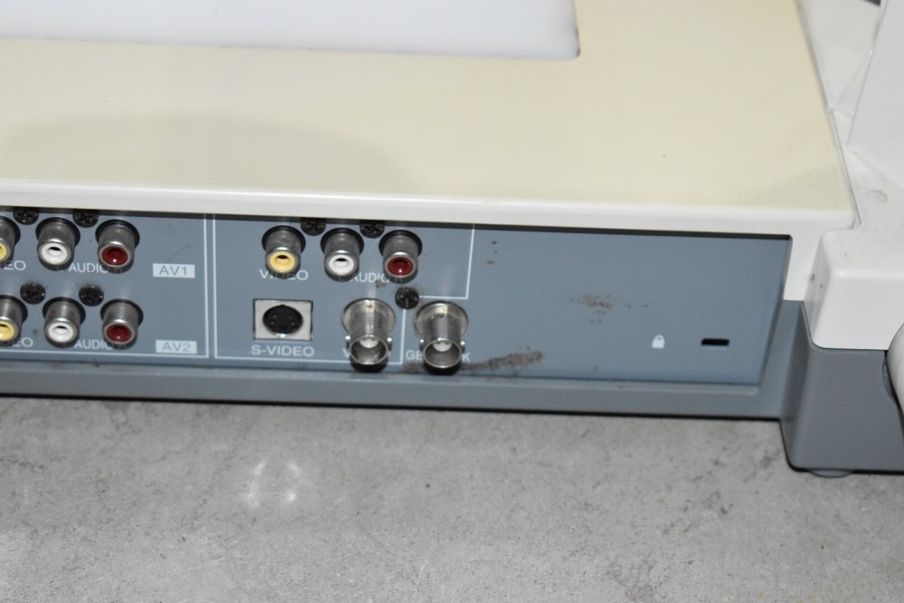 Elmo EV-4400AF Visual Presenter Zoom Overhead Document Camera Working