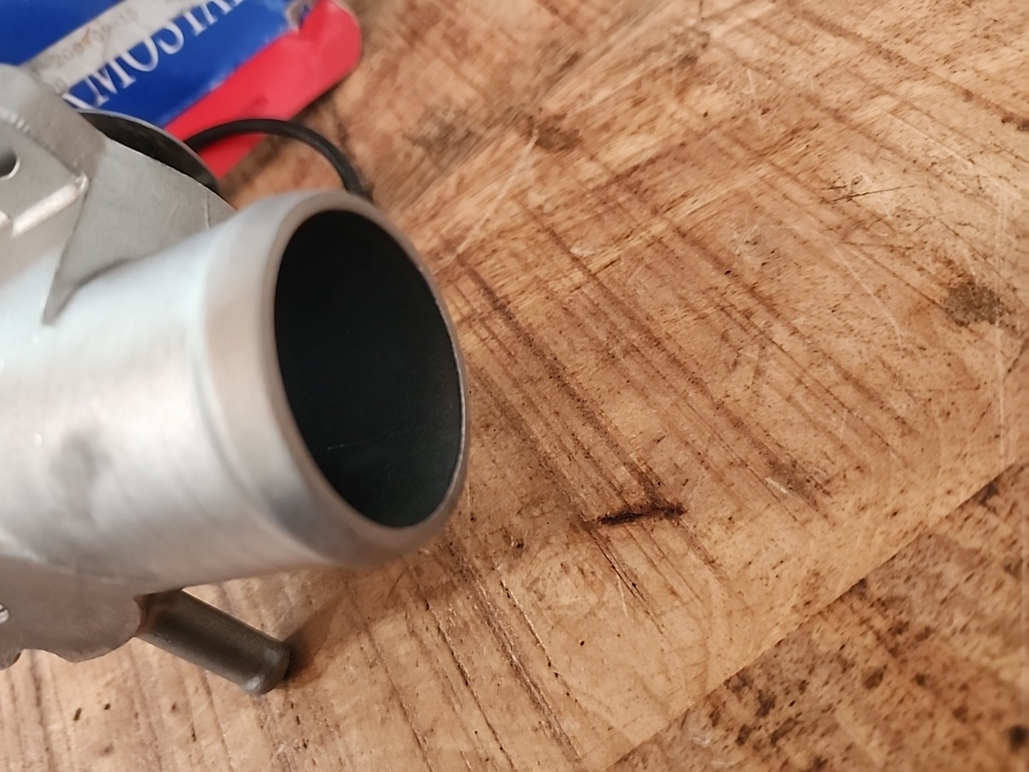 OEM 1112030875 Engine Coolant Thermostat Housing Assembly for Mercedes-Benz C180