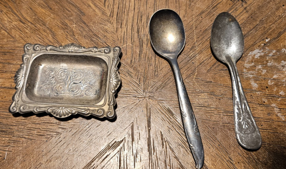 Vintage Silver plated  Small Trinket Dish and 2 Spoons