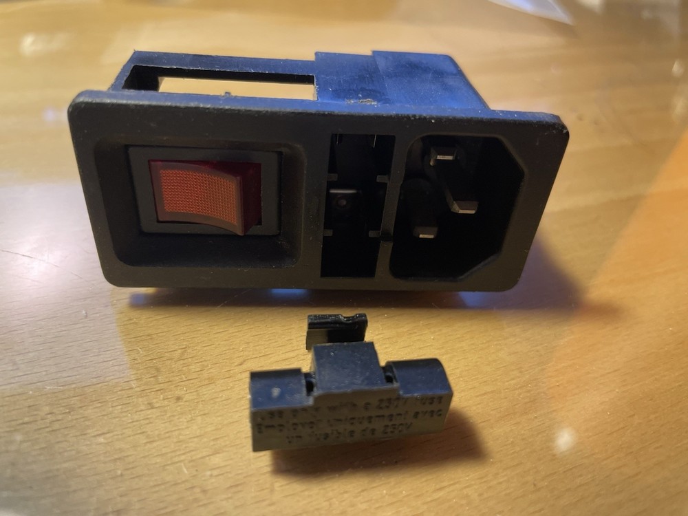 Power Socket with Fuse and Switch 3 Pin USA Plug