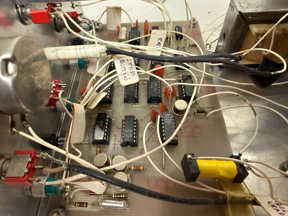 Homebrew IC KEYER W/ PROGRAMMABLE ERASABLE MEMORY