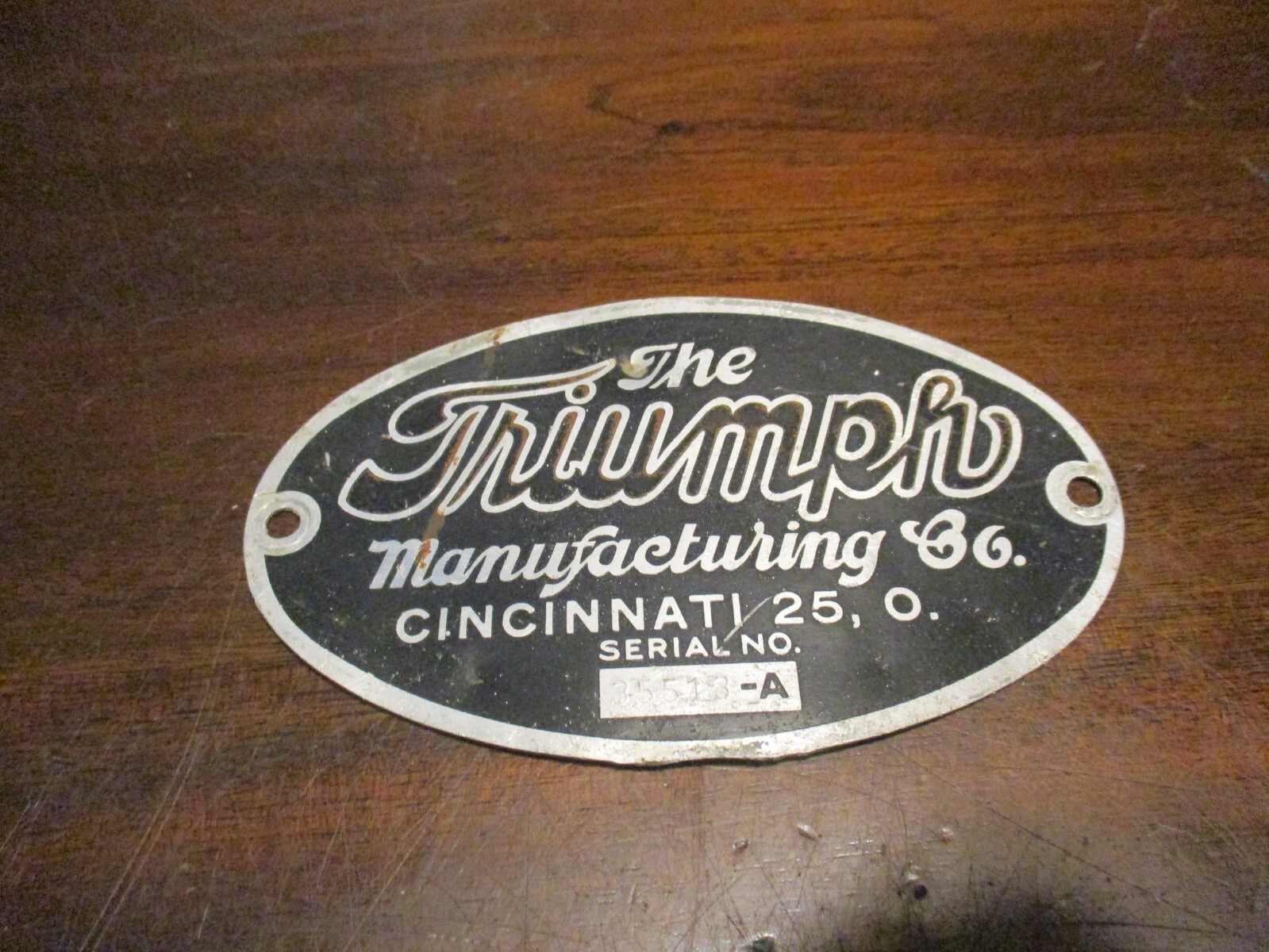 THE TRIUMPH MANUFACTURING CO. CINCINNATI O ALUMINUM TAG SIGN 5X3 '' SERIAL #3551