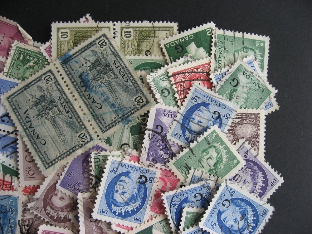 Canada official overprinted, perfin mixture 100 (duplicates, mixed cond) U, M