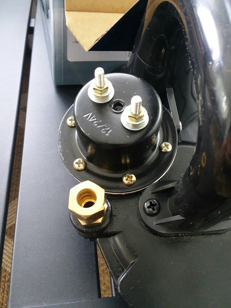 OE Replacement Horn Hella 013410011