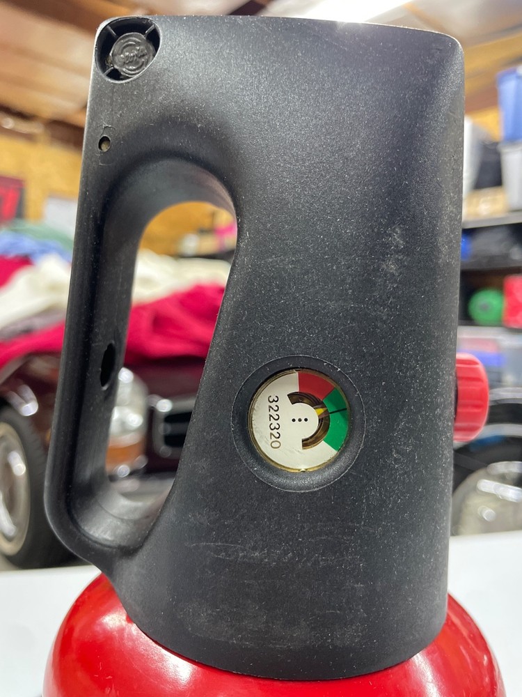 NOS BMW Fire Extinguisher E28, E24, E23 and bracket early for M635CSI
