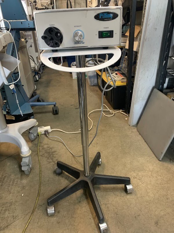 Pilling Teleflex 300Xe Light Source