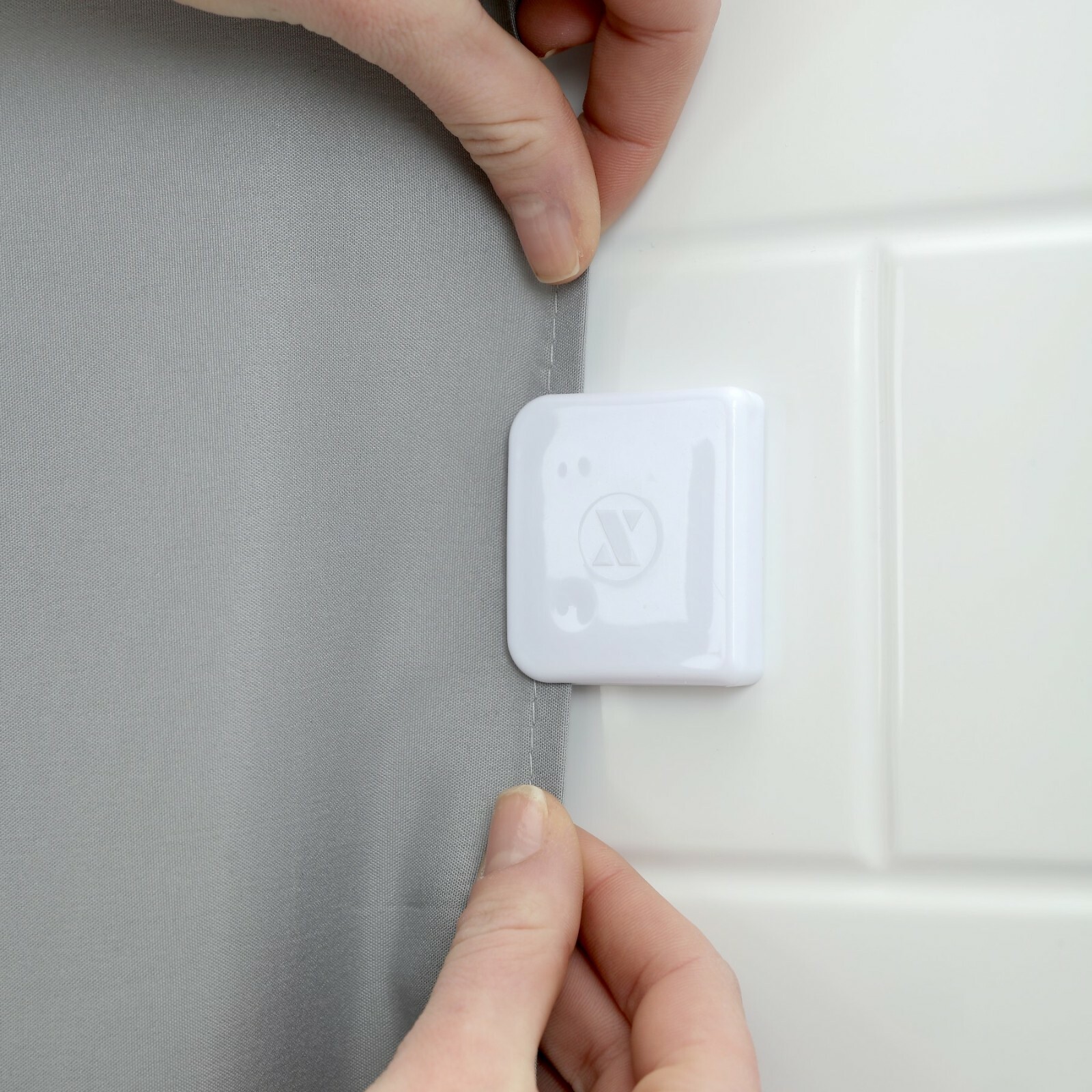 Bath & Shower Liner Guard Clips Keep Water in the Shower! From SlipX Solutions