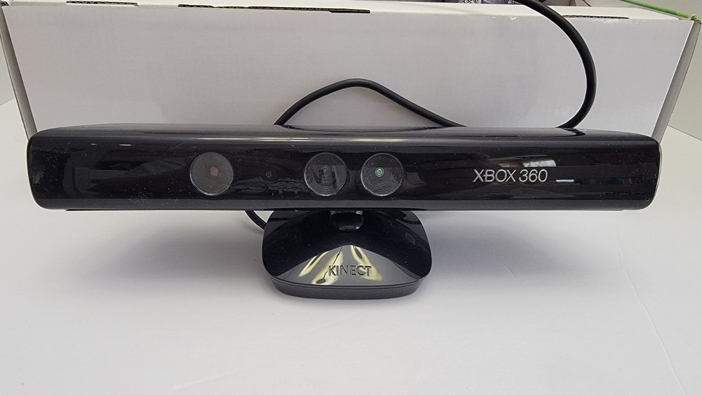 Xbox 360 Kinect Sensor Camera With KINECT ADVENTURES & DANCE CENTRAL 3