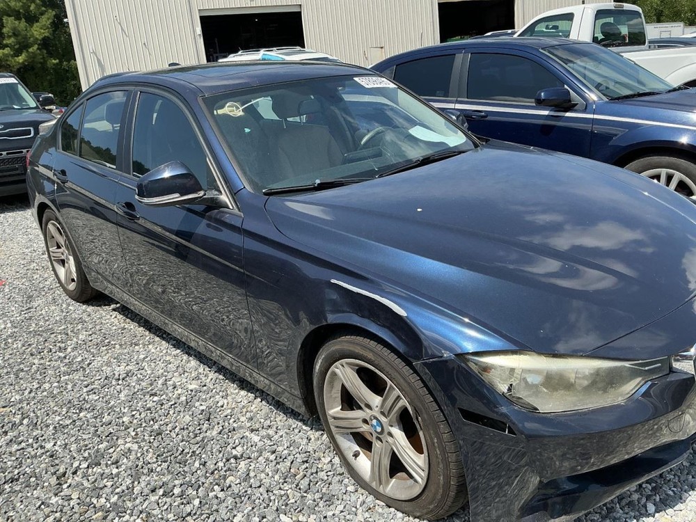 320I 2014 Glove Box 4722780