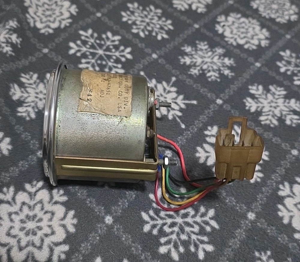 Peterbuilt 379 Model # 58082-47851 Speedometer Assembly Untested