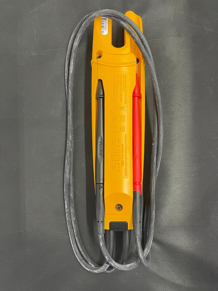 Fluke T5-600 Electrical Voltmeter, Continuity and Current Tester - Open Box
