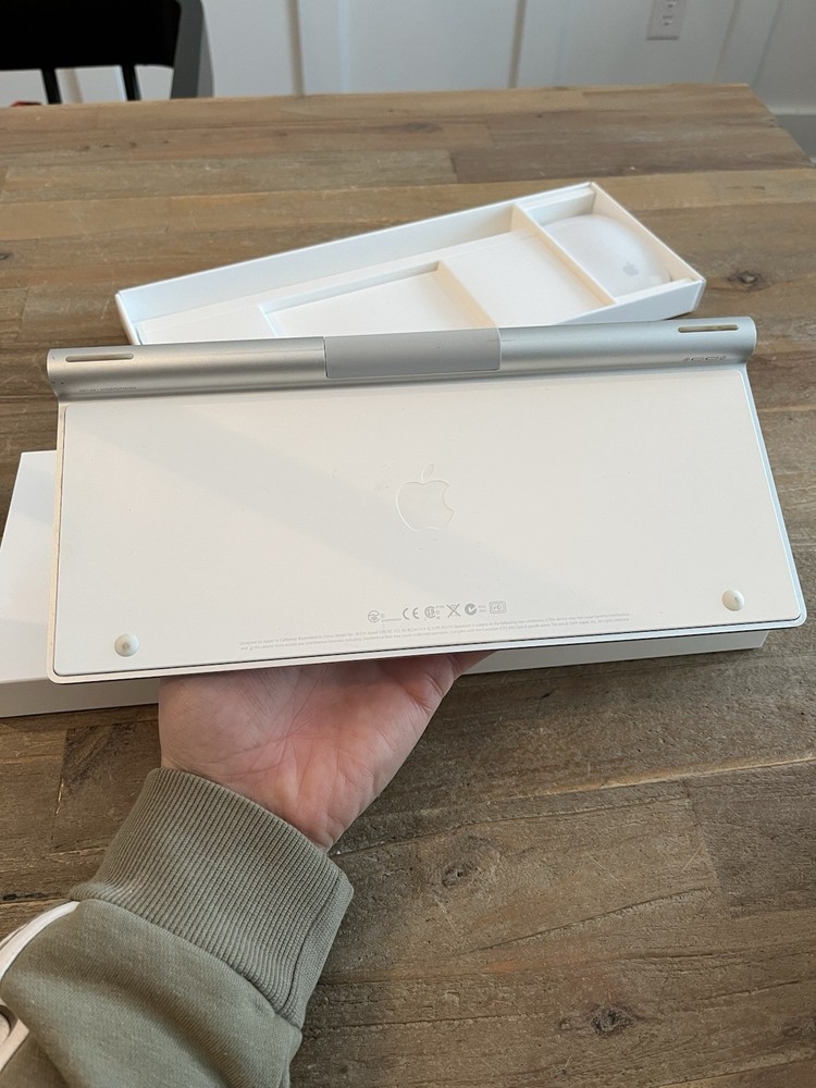 Apple Mac Wireless Bluetooth Keyboard A1314 & Magic Mouse A1296 Battery Powered