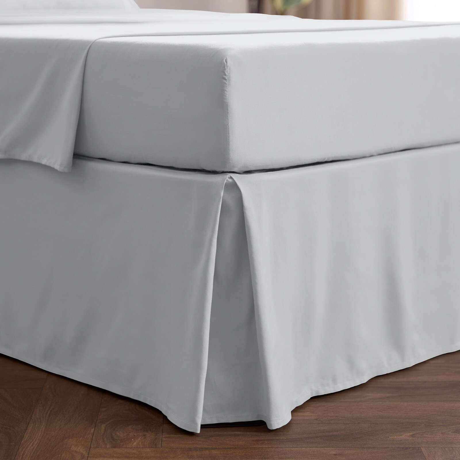 Mellanni Bed Skirt 15-Inch Tailored Drop Pleated Bed Frame and Box Spring Cover