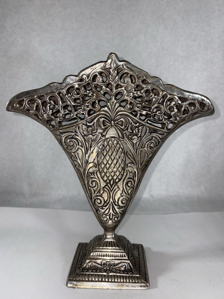 METAL ART NOUVEAU VASE VINTAGE FLUTED FLAT ORNATE LATTICE FAN 8 x 9 W/ PINEAPPLE