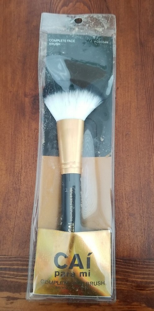 Cai Para Mi Complete Face Brush