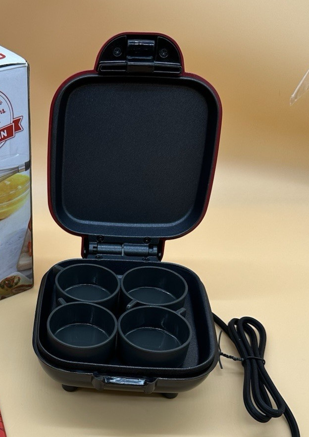 DASH Egg Bite Maker DBBM400GBRD04 420W Electric Red Makes 4 Egg Bites Easy Clean